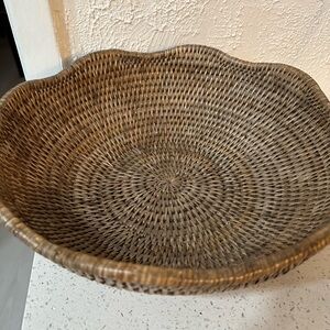 Pottery Barb Rattan Scalloped Edge Bowl
